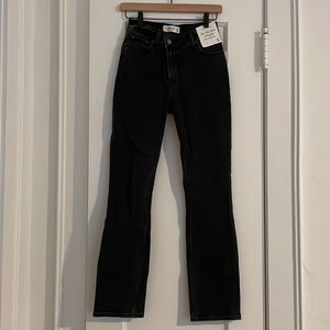 Abercrombie & Fitch | Ultra High Rise The 90s Slim Straight Jean | Size 24s/00s